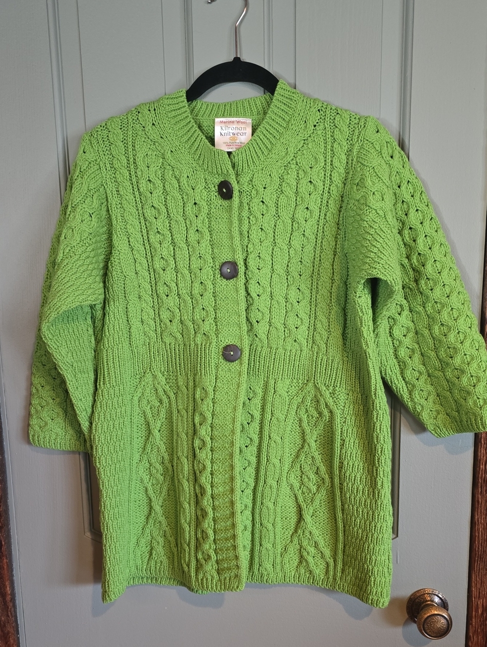 Merino WOOL.   Cable-Knit Button Cardigan Sweater in Lime Green. Size 8